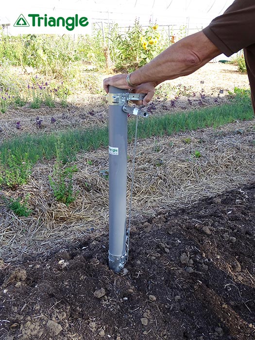 Enfoncement du plantoir grand modèle